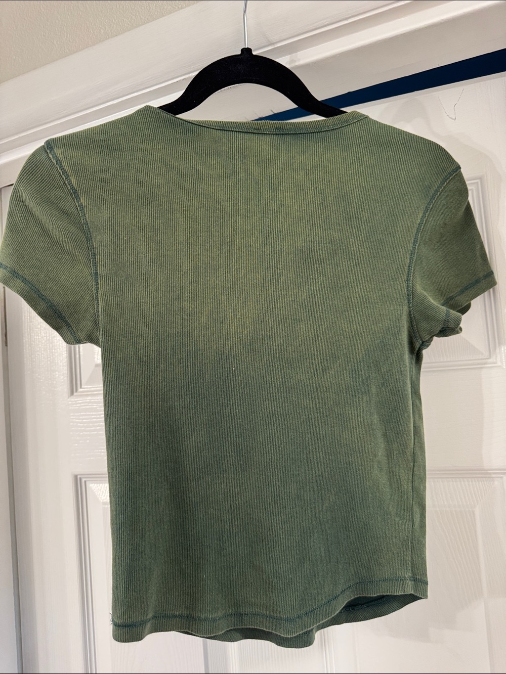 Urban Outfitters BDG Olive Short Sleeve Henley Tee - Picture 2 of 3